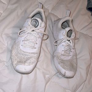 Women’s white Nike cheer/running shoes